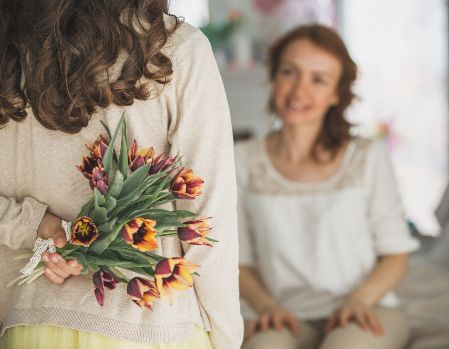 The Language of Flowers: How to Send the Right Message on Mother's Day